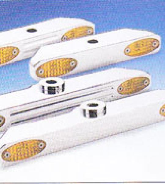 Staffa frecce in billet cromato stile millennium pallinata per forcelle strette